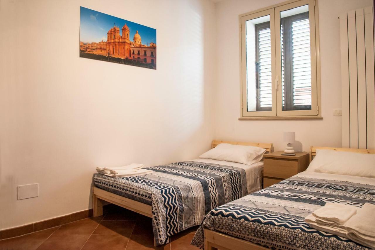 La Lanterna Casa Vacanze Apartment Noto Exterior foto